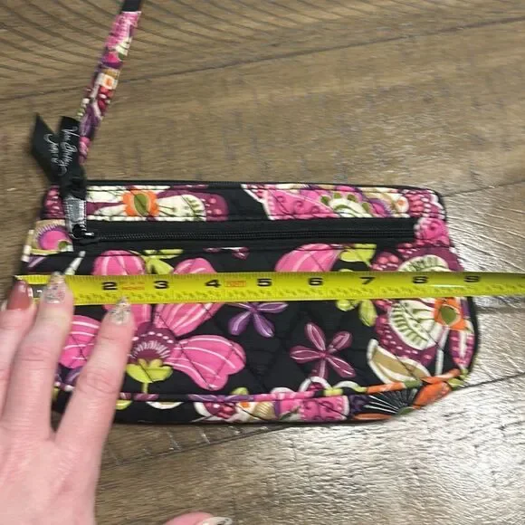 Vera Bradley wristlet - Picture 10 of 11